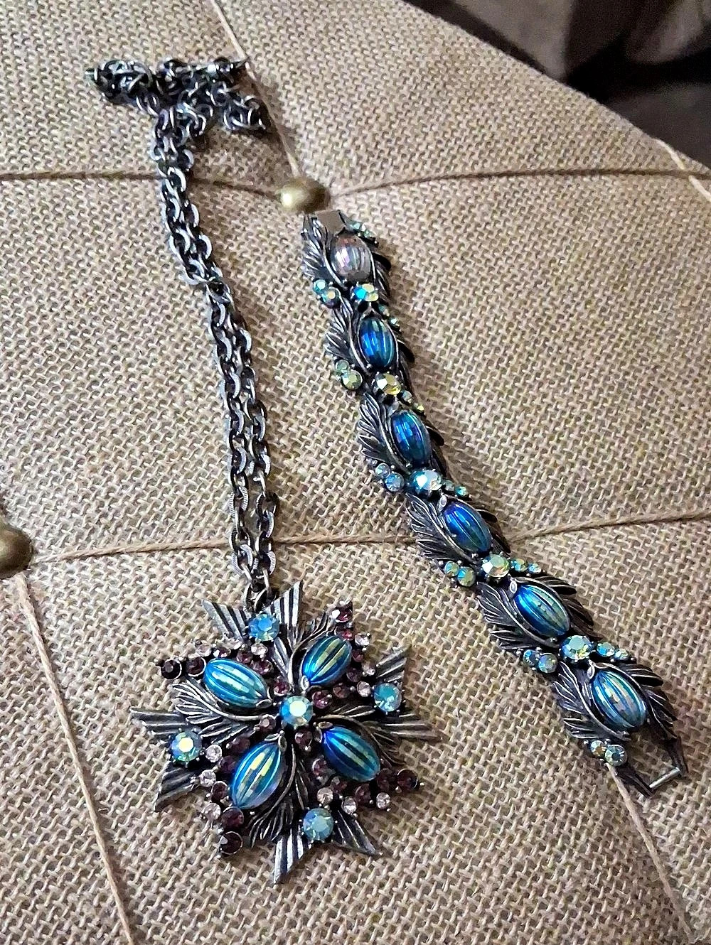 FLORENZA Blue Statement Necklace & Bracelet Set